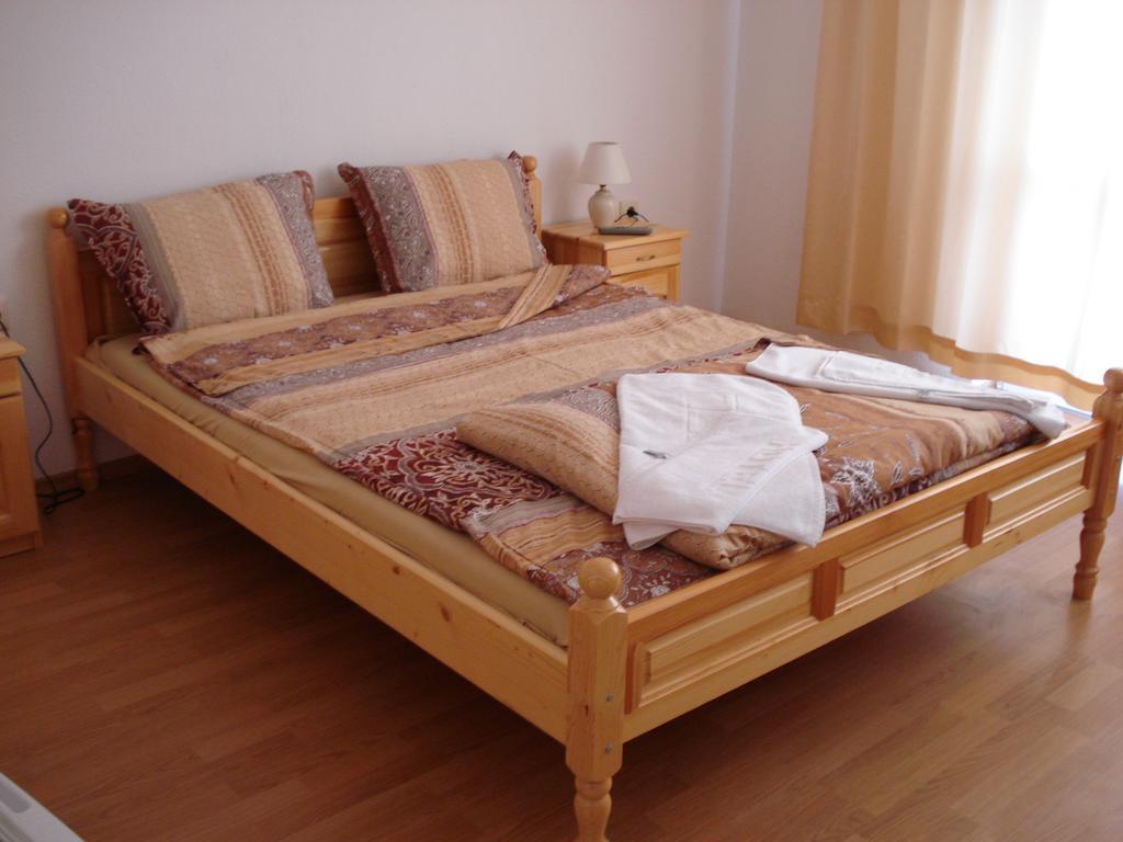 Prestige Hotel Sinemoretz Bagian luar foto